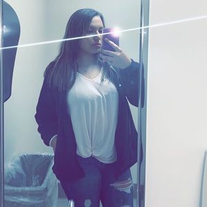 Meet your Posher, Abigail